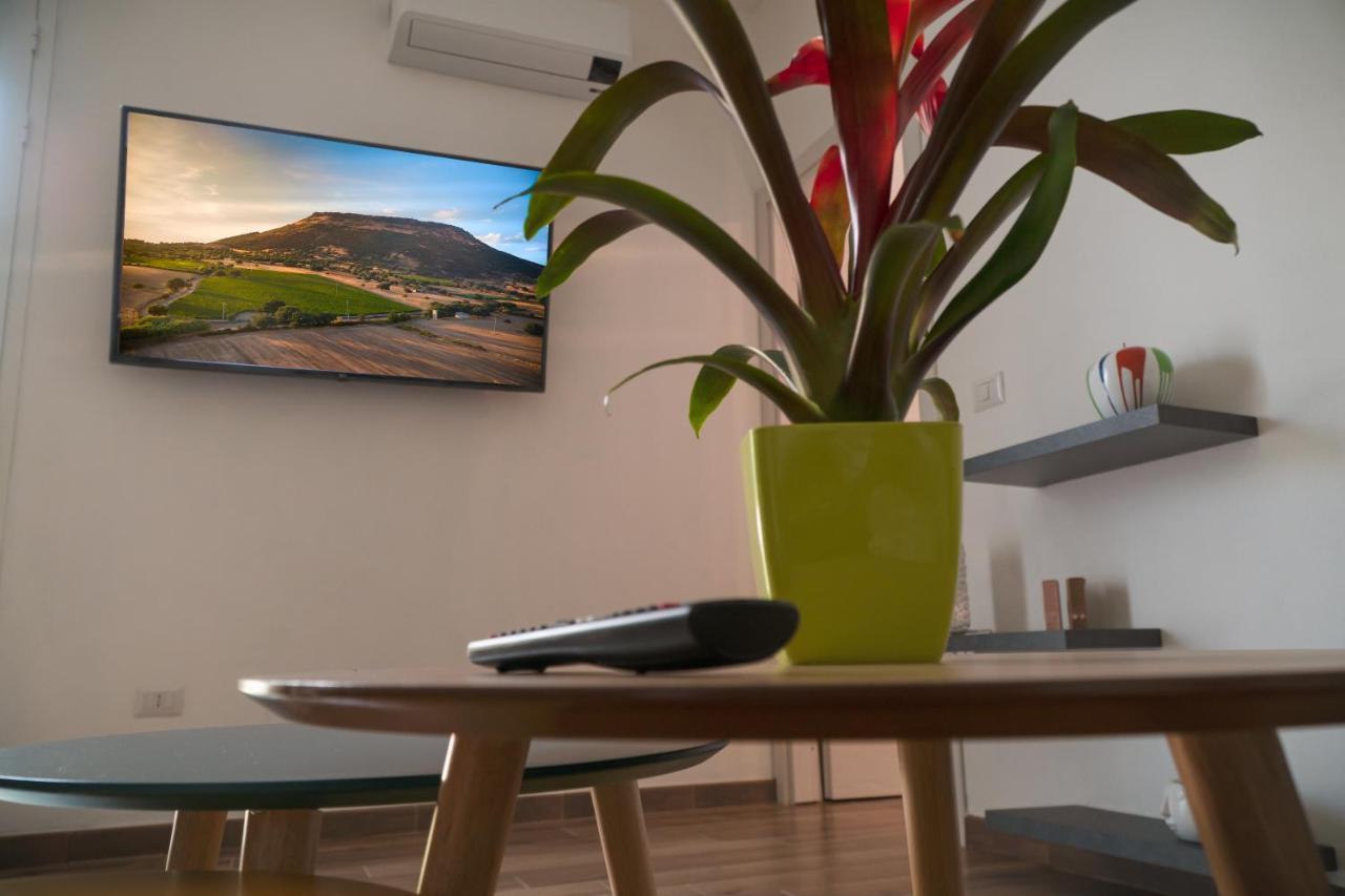 Alessandra'S Apartment Сассари Экстерьер фото