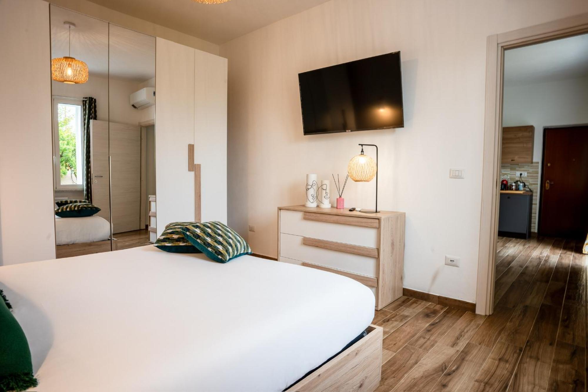 Alessandra'S Apartment Сассари Экстерьер фото